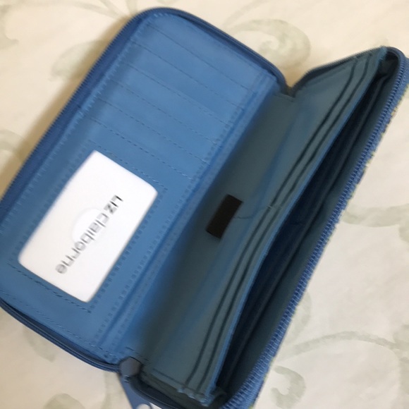 2/$15 Liz Claiborne quilted wallet - Picture 2 of 6